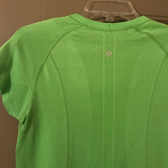 Lululemon Top - Picture 3 of 4
